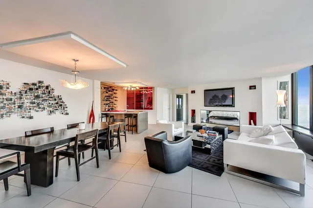 $1,445,000 | 505 North Lake Shore Drive, Unit 51045, Chicago, IL 60611