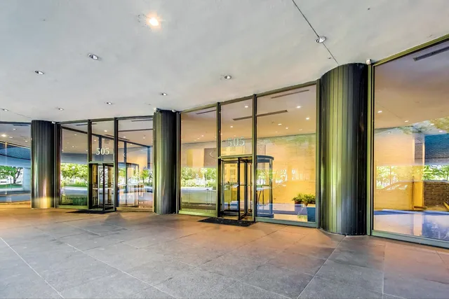 $1,445,000 | 505 North Lake Shore Drive, Unit 51045, Chicago, IL 60611