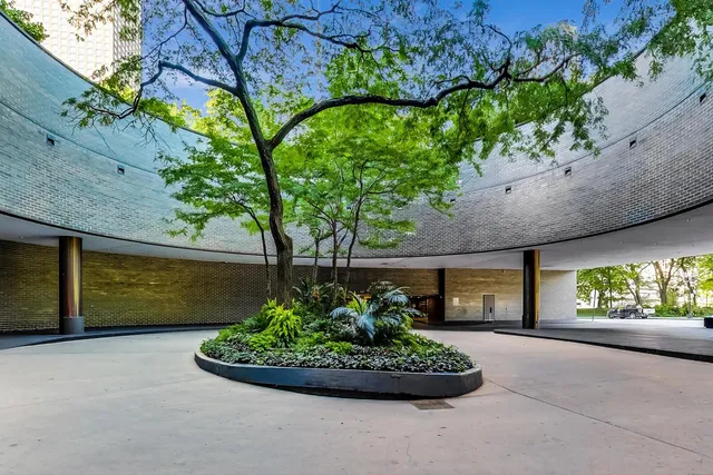 $1,445,000 | 505 North Lake Shore Drive, Unit 51045, Chicago, IL 60611