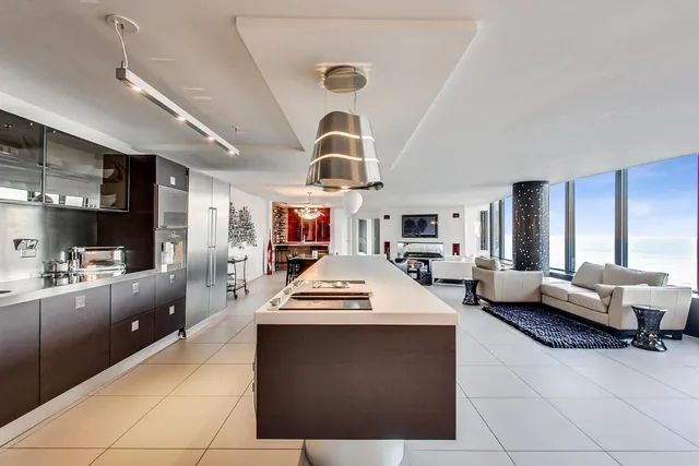 $1,445,000 | 505 North Lake Shore Drive, Unit 51045, Chicago, IL 60611