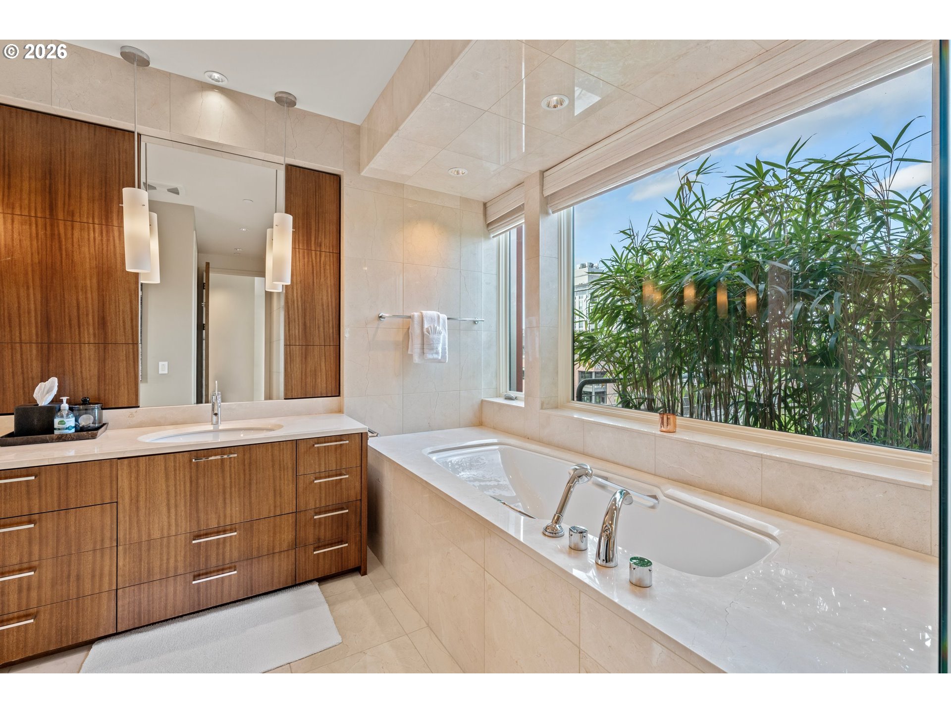 710 Northwest 13th Avenue, Unit PH2 Portland, OR 97209 - Photo 26 of 40