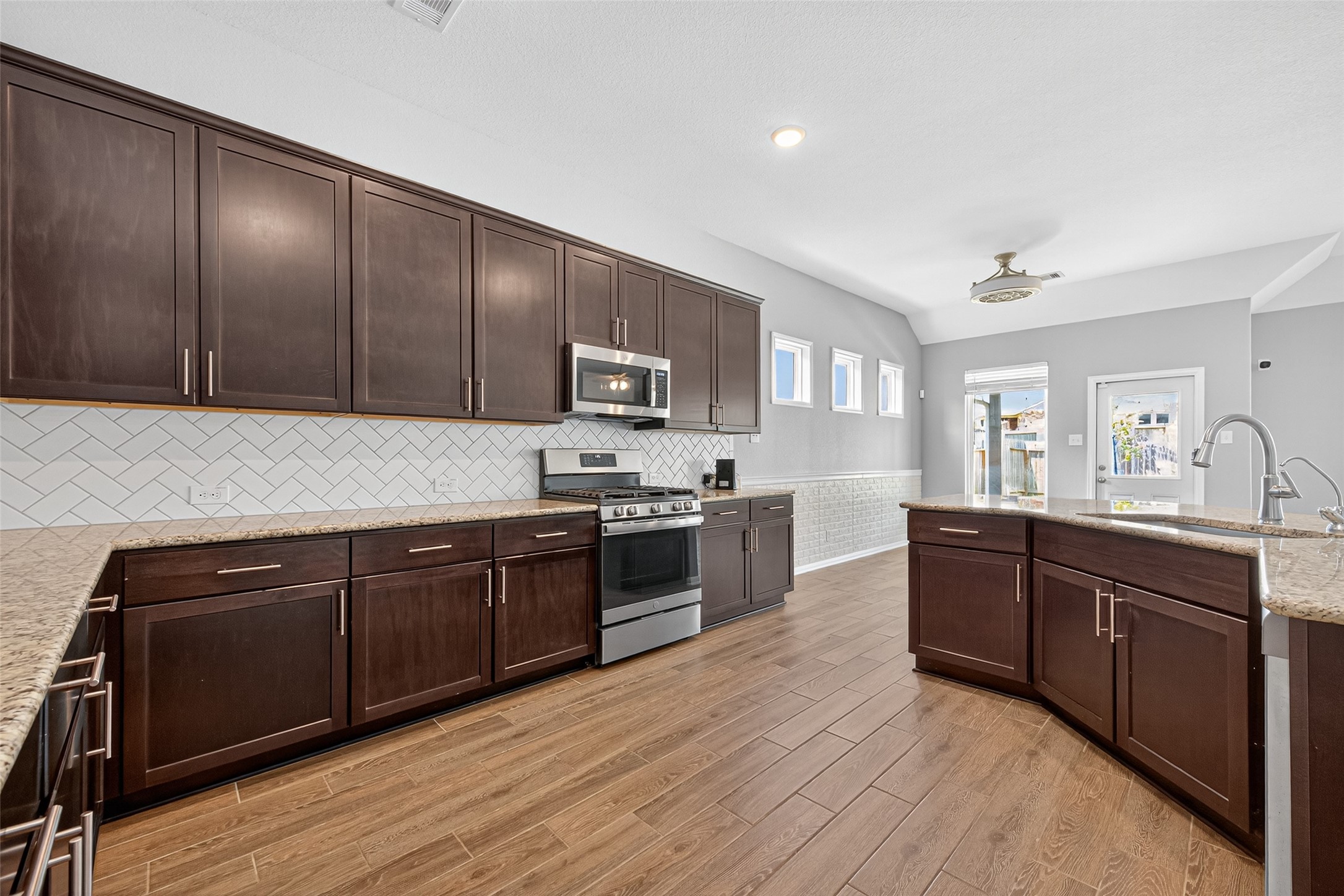 1312 Mainland Shores Lane Montgomery, TX 77316 - Photo 22 of 50