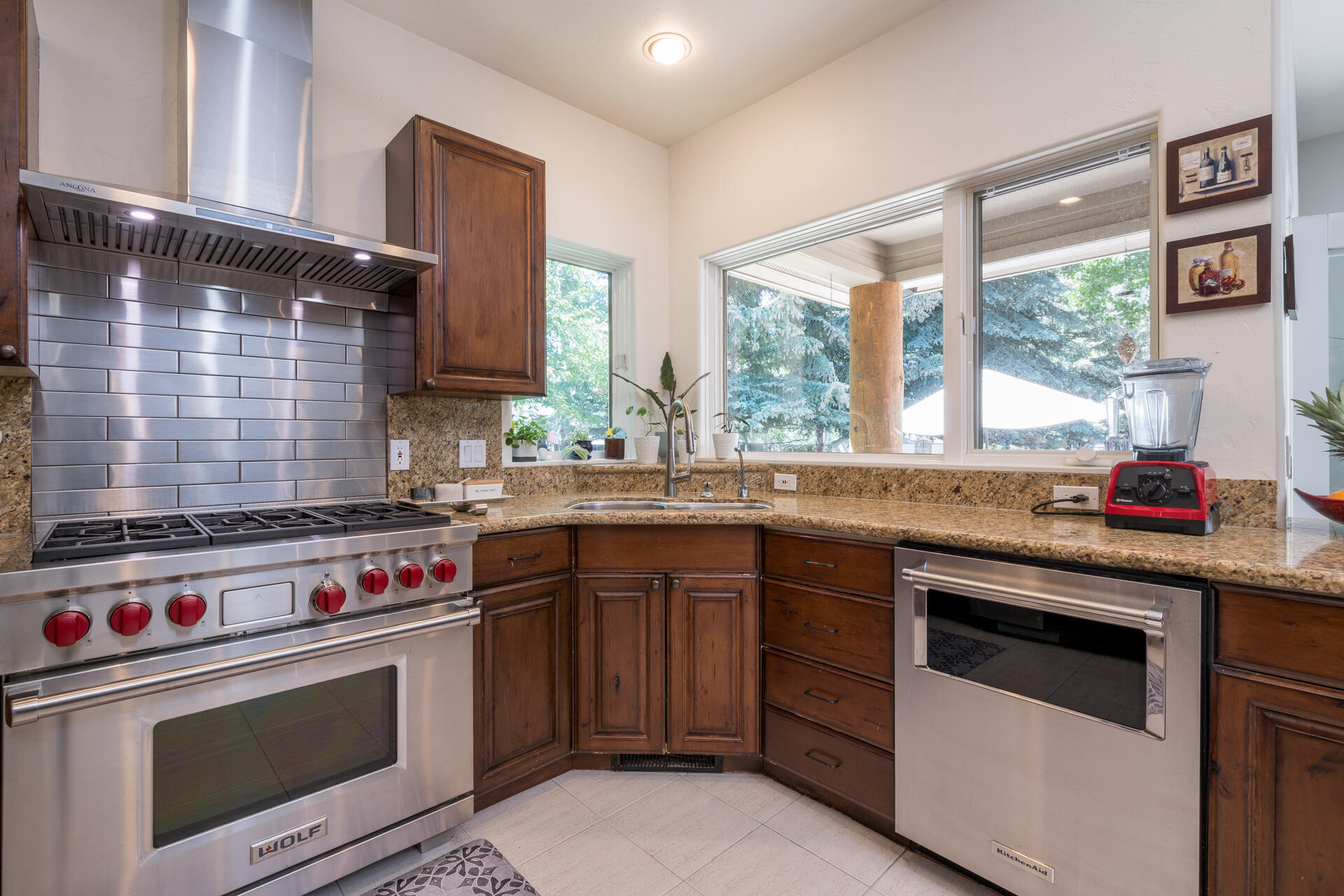 1621 2nd Avenue North Hailey, ID 83333 - Photo 9 of 32 Kitchen