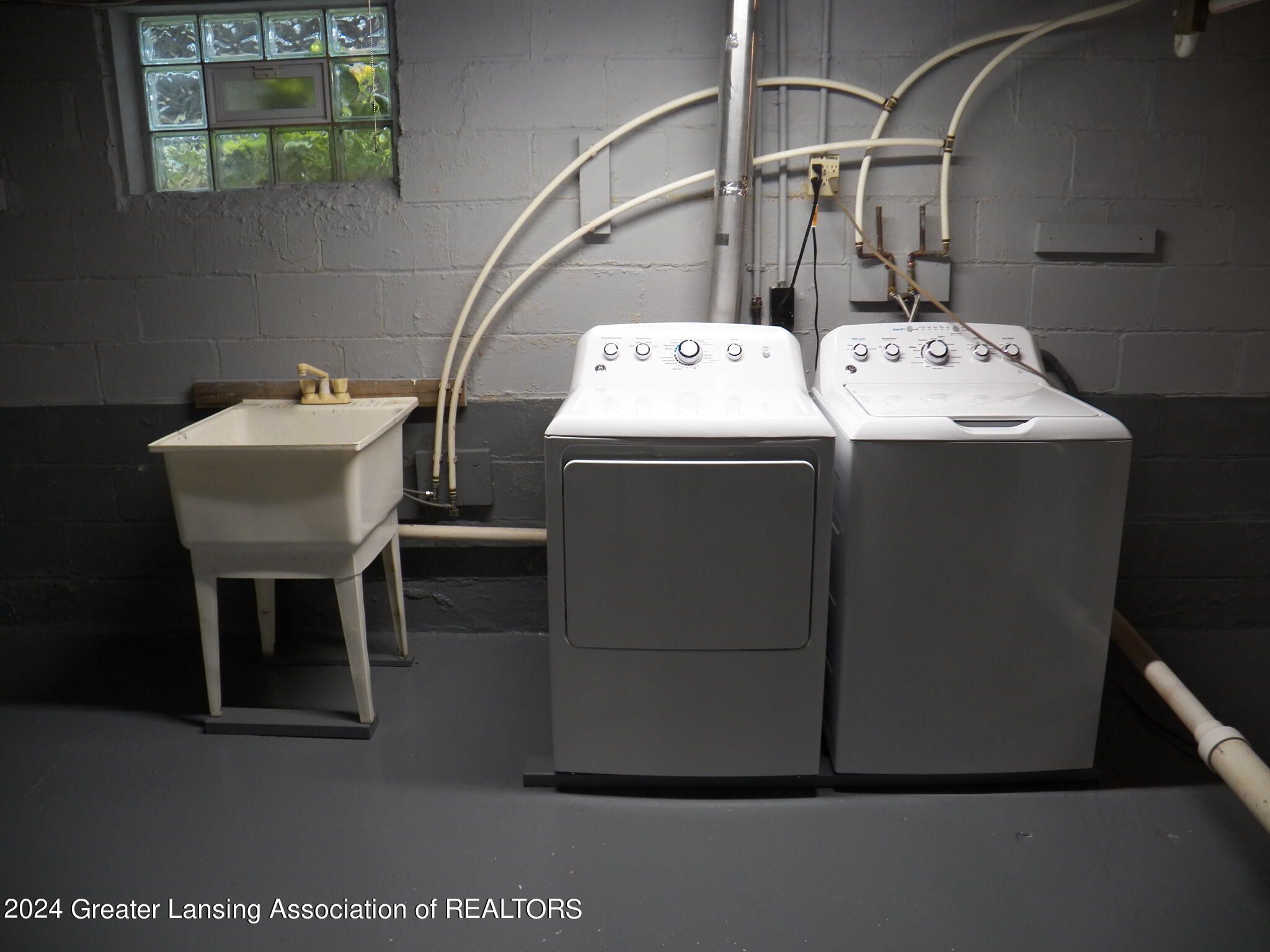 1511 Lansing Avenue Lansing, MI 48915 - Photo 19 of 24 103_0464