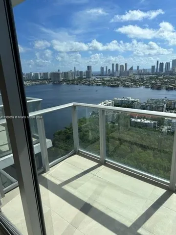 $10,800 | 16385 Biscayne Boulevard, Unit 7, North Miami Beach, FL 33160