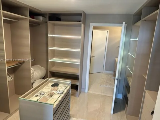 $10,800 | 16385 Biscayne Boulevard, Unit 7, North Miami Beach, FL 33160