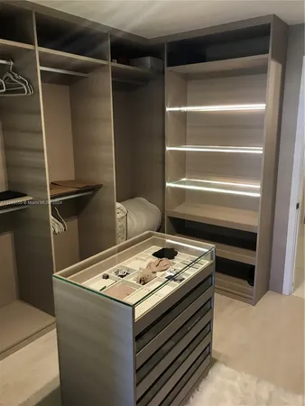 $9,999 | 16385 Biscayne Boulevard, Unit 7, North Miami Beach, FL 33160