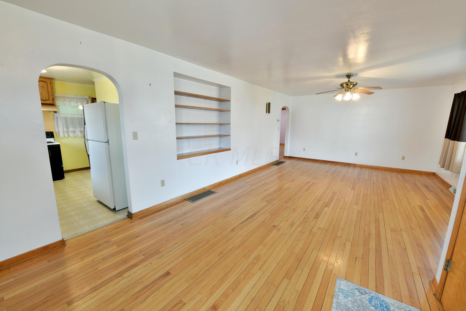 411 Chestnut Street Dresden, OH 43821 - Photo 6 of 18 DSC_5242