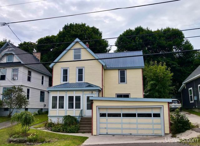 $294,900 | 107 West South Avenue, Houghton, MI 49931