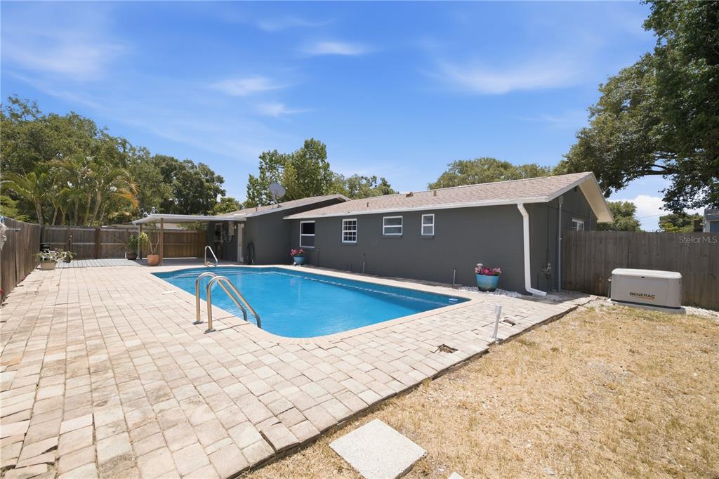 8536 Quail Road Seminole, FL 33777 - Photo 33 of 40
