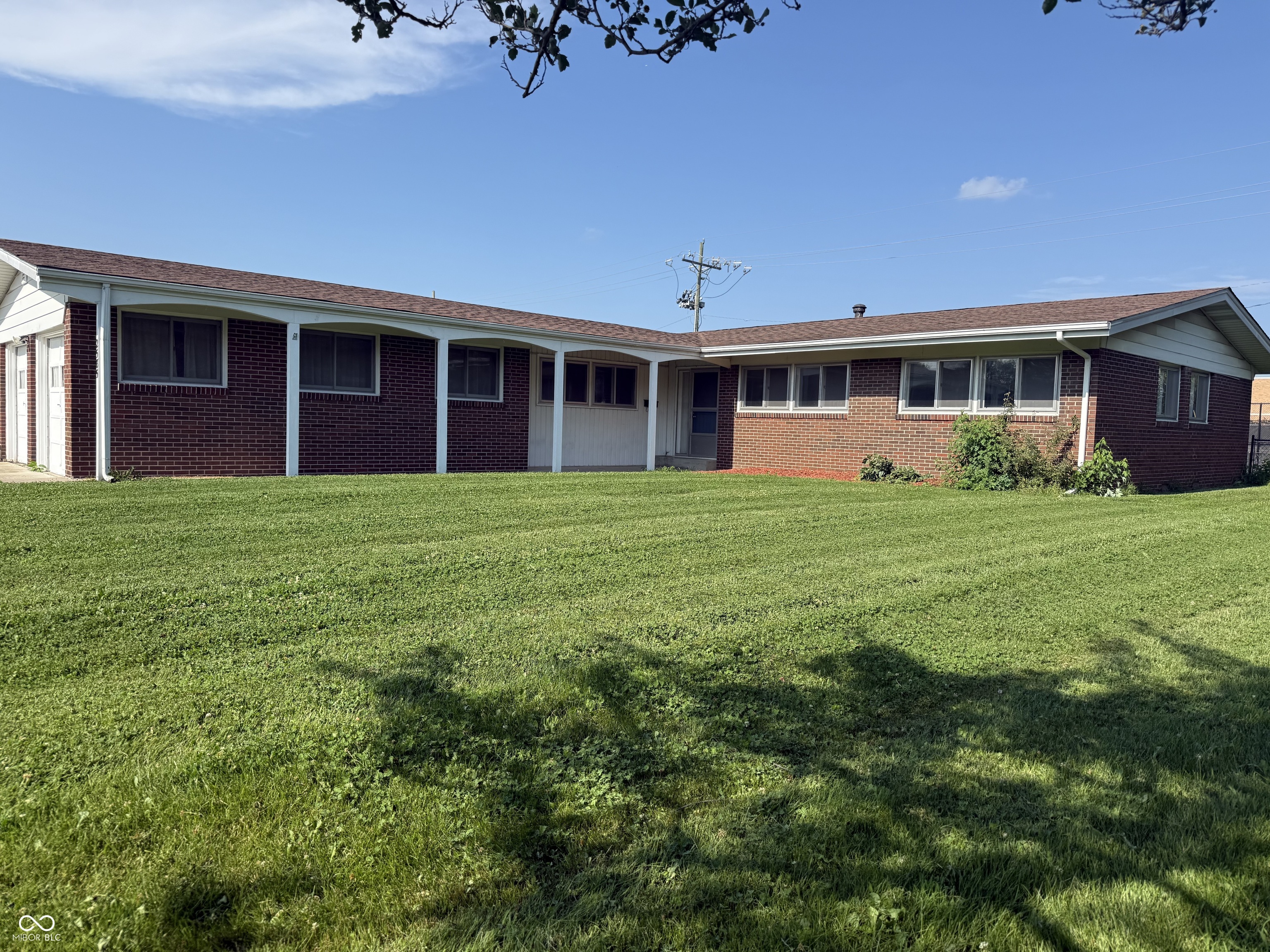 2585 Union Street Columbus, IN 47201 - Photo 1 of 28