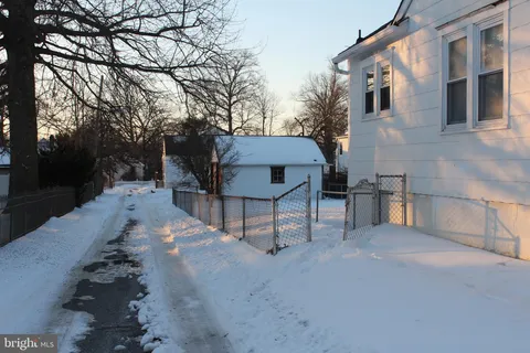 $225,000 | 17 Oak Avenue, Wilmington, DE 19805