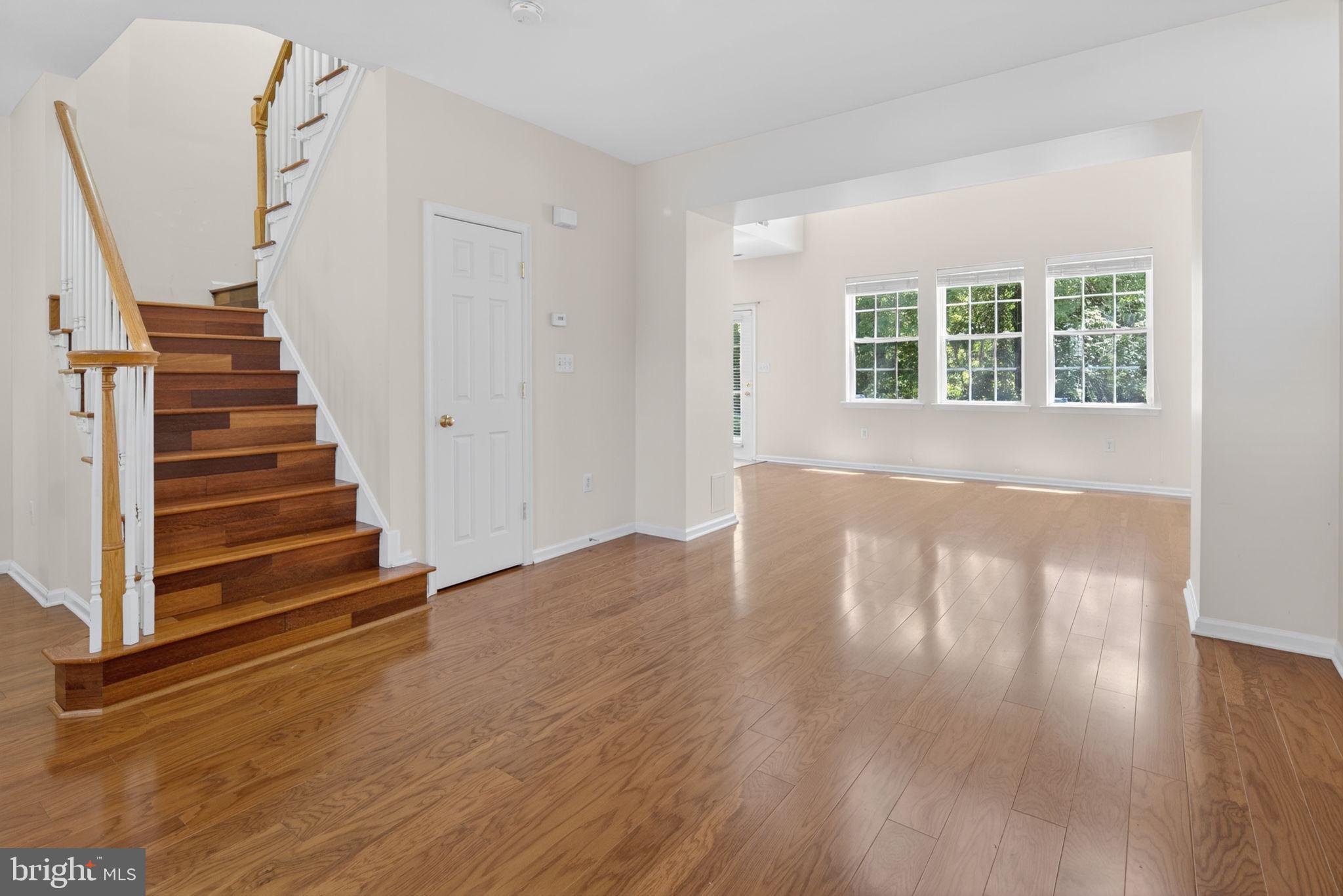 28 Sutton Court Pennington, NJ 08534 - Photo 5 of 45