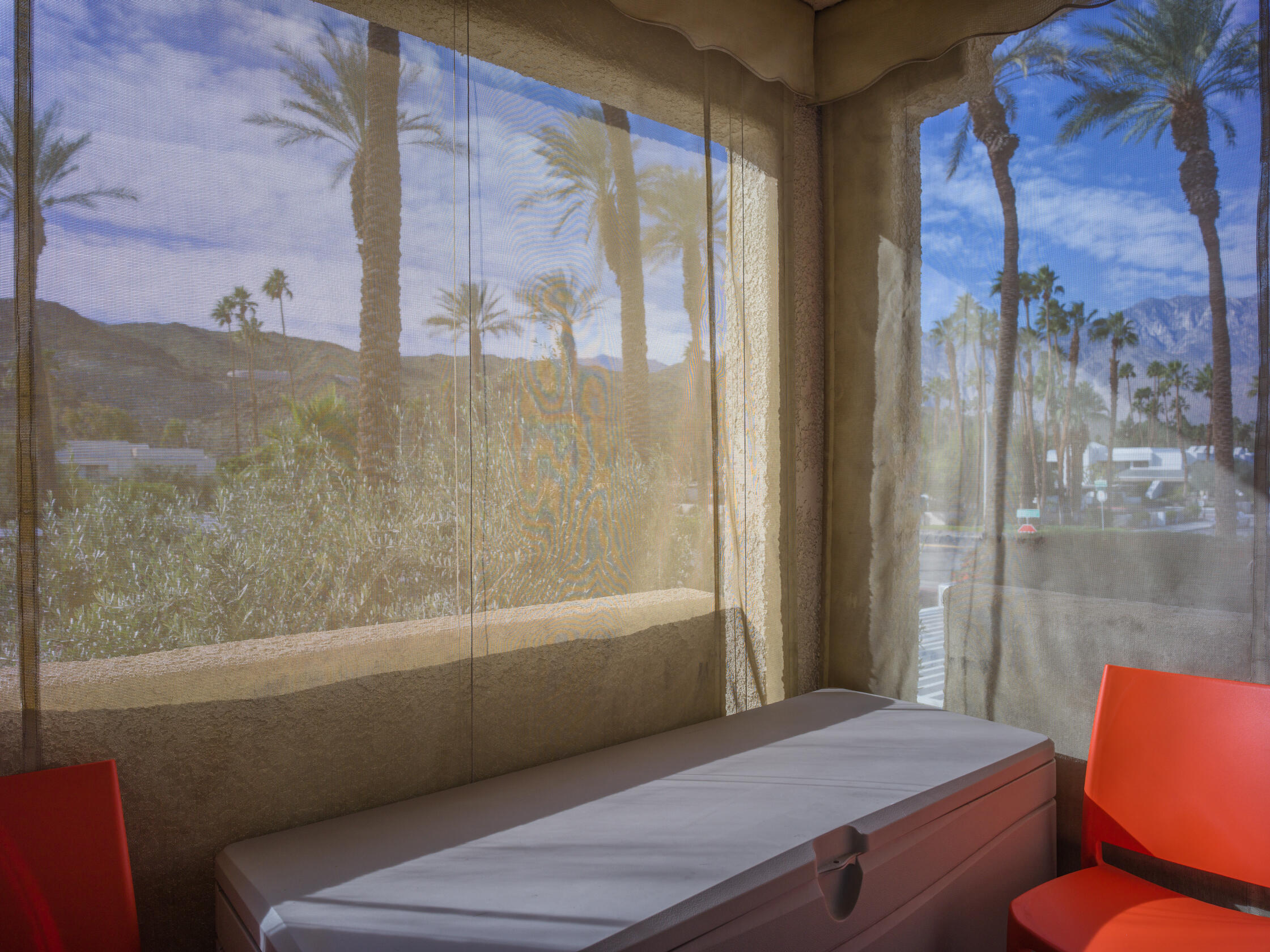 2700 Lawrence Crossley Road, Unit 7 Palm Springs, CA 92264 - Photo 17 of 28 a bathroom with a sink and bathtub