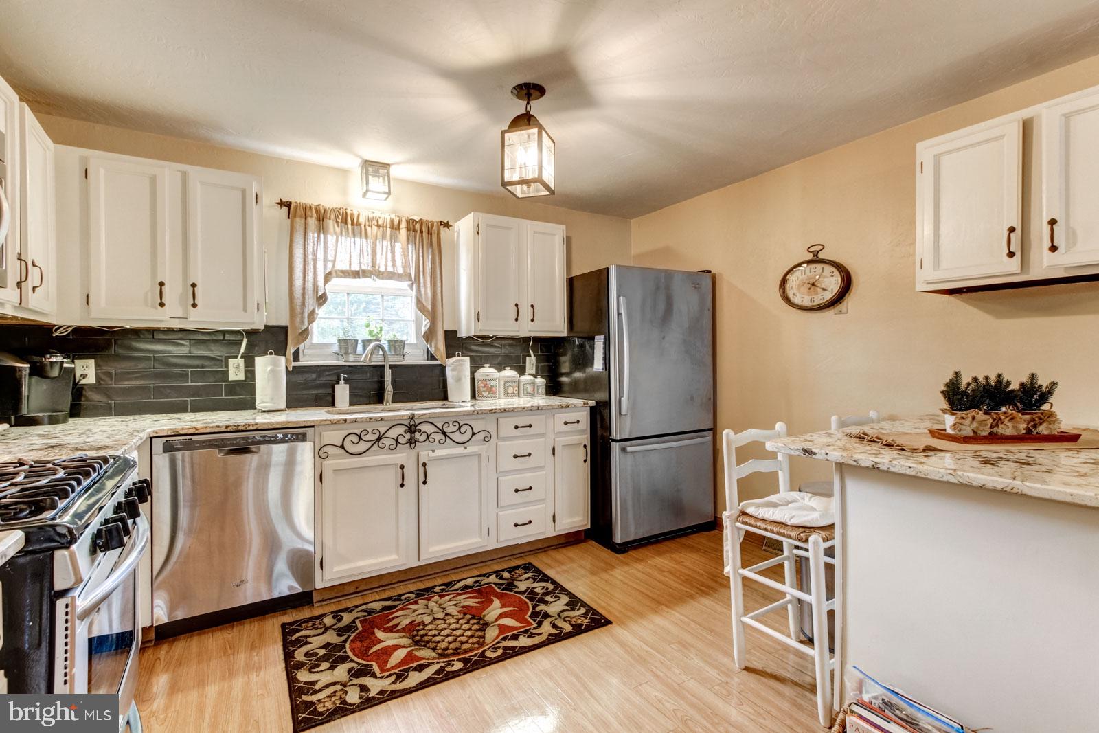 2353 Heather Road York, PA 17408 - Photo 7 of 26 Gallery Image 7