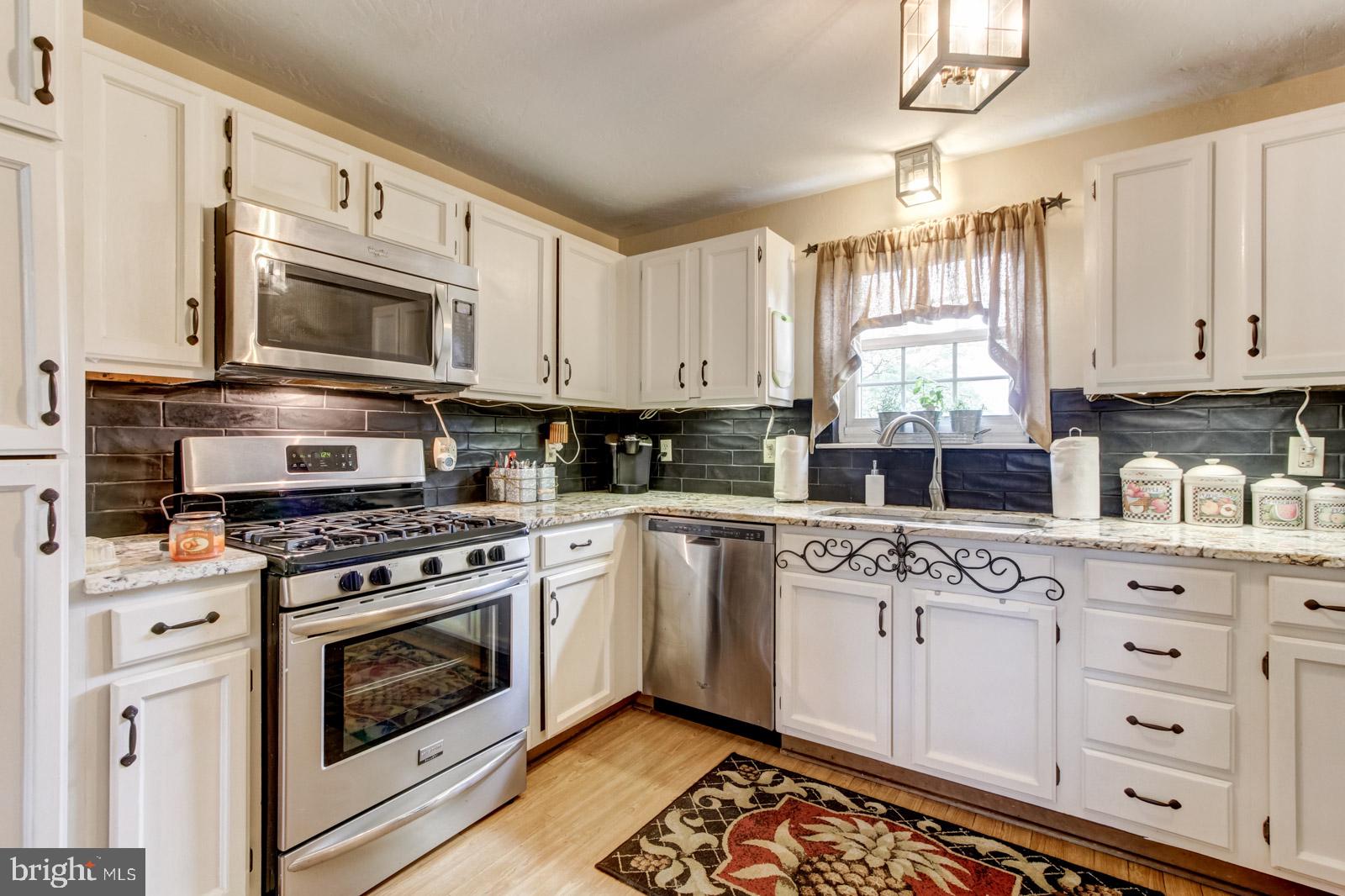2353 Heather Road York, PA 17408 - Photo 8 of 26 Gallery Image 8