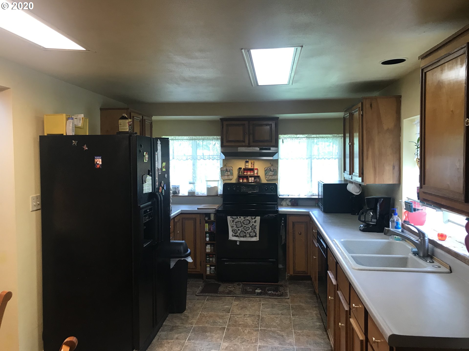 880 25th Place Springfield, OR 97477 - Photo 4 of 14