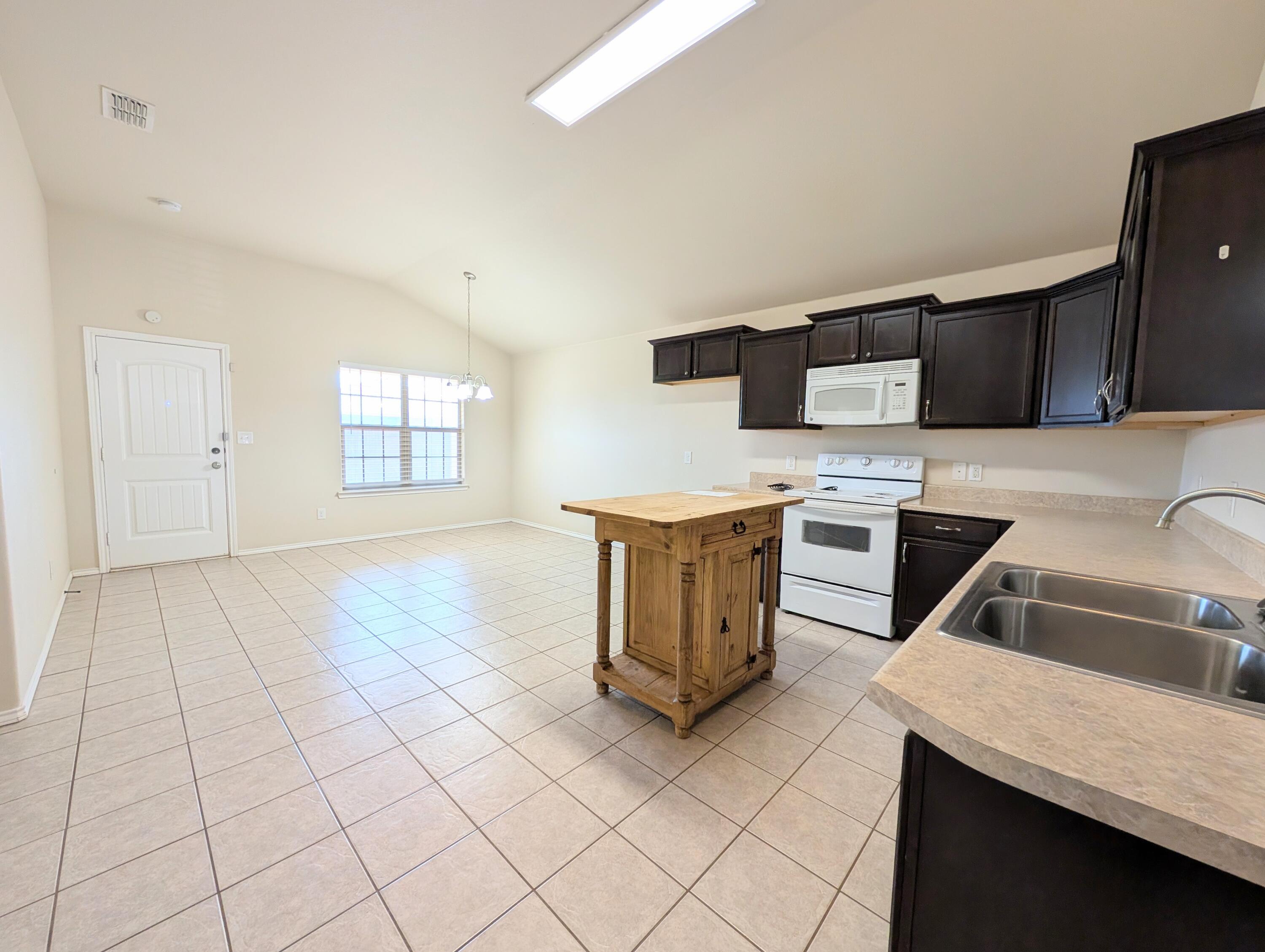 7019 95th Street Lubbock, TX 79424 - Photo 7 of 15 1000003930