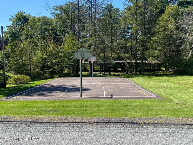 a view of a tennis court