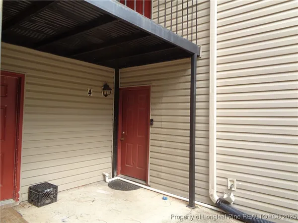 a view of a house with a garage