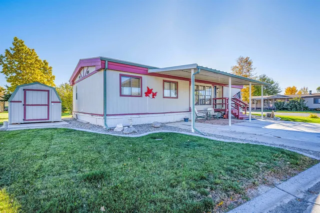 a view of outdoor space yard deck and patio
