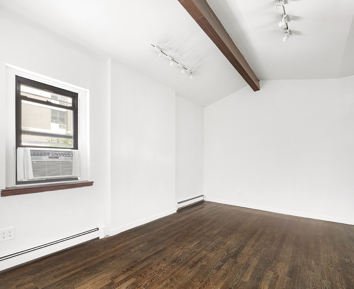 165 West 95th Street, Unit 2N Manhattan, NY 10025 - Photo 2 of 6