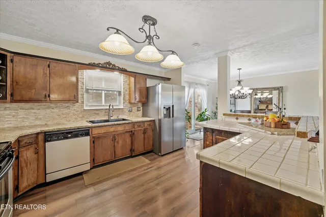 $375,000 | 209 Highland Drive, Harriman, TN 37748