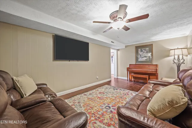 $375,000 | 209 Highland Drive, Harriman, TN 37748