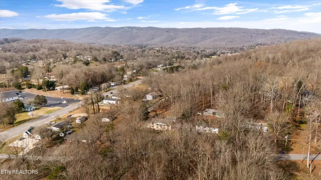 $375,000 | 209 Highland Drive, Harriman, TN 37748