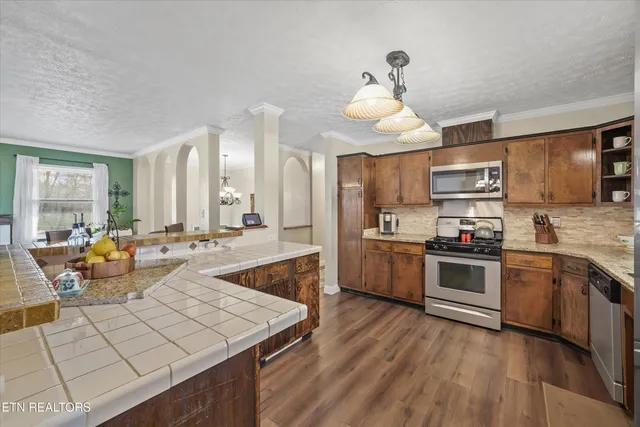 $375,000 | 209 Highland Drive, Harriman, TN 37748