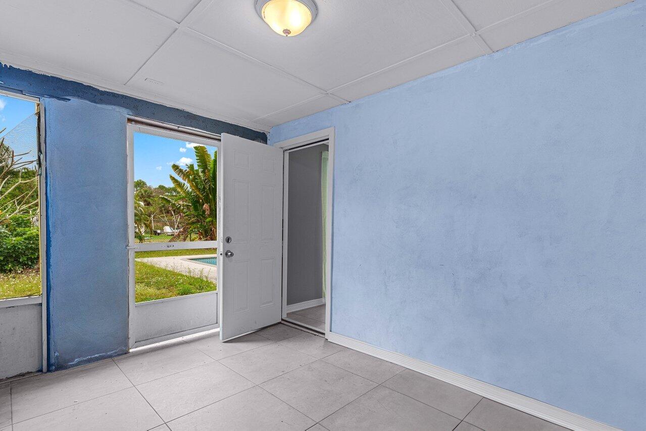 5931 Dryden Road, Unit B West Palm Beach, FL 33415 - Photo 14 of 16 Patio