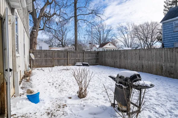 $122,000 | 1101 Low Street, Bloomington, IL 61701