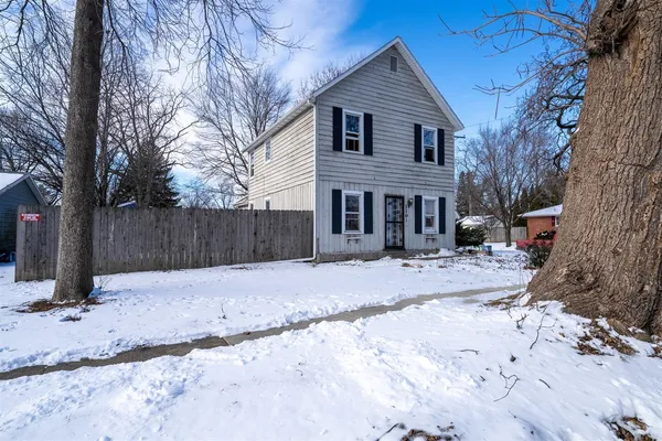 $122,000 | 1101 Low Street, Bloomington, IL 61701