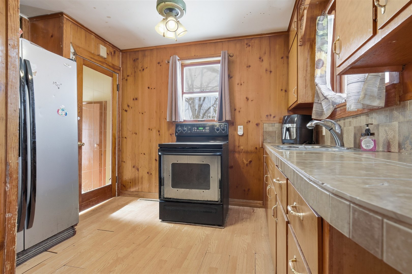 1101 Low Street Bloomington, IL 61701 - Photo 6 of 18