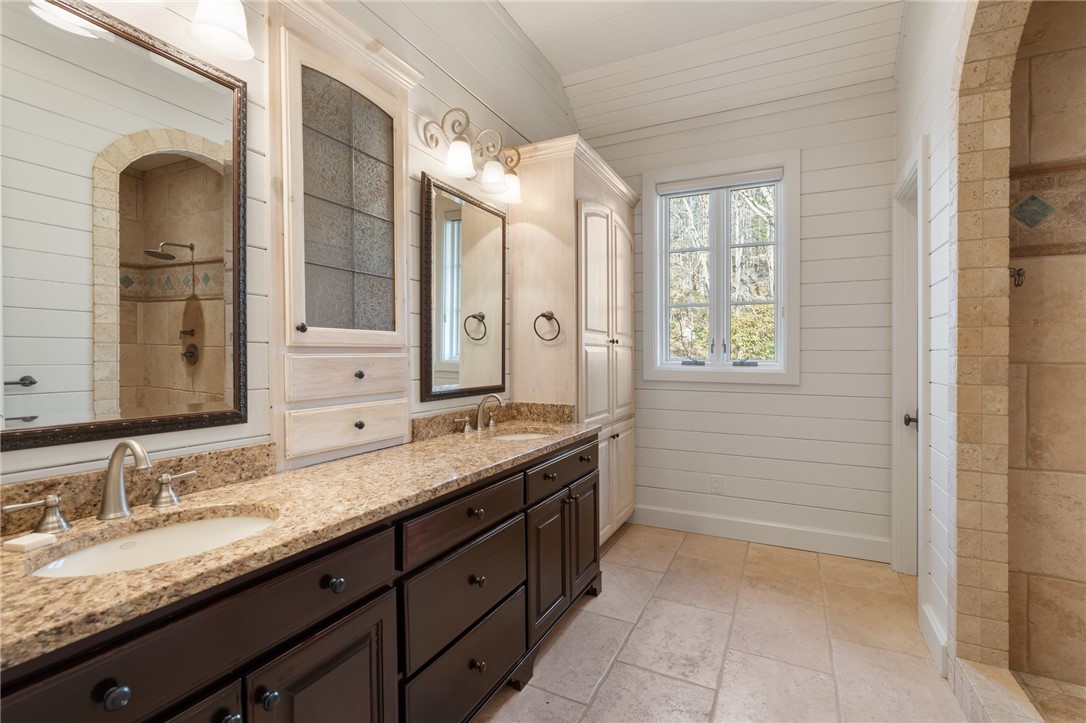 604 Top Ridge Drive Sunset, SC 29685 - Photo 19 of 50 Primary Bathroom