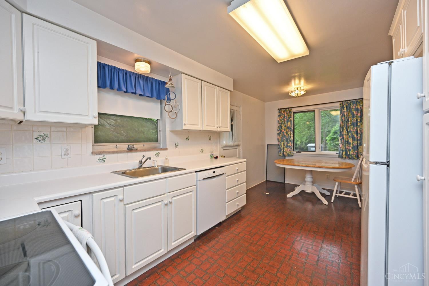 6277 Thole Road Cincinnati, OH 45230 - Photo 15 of 50