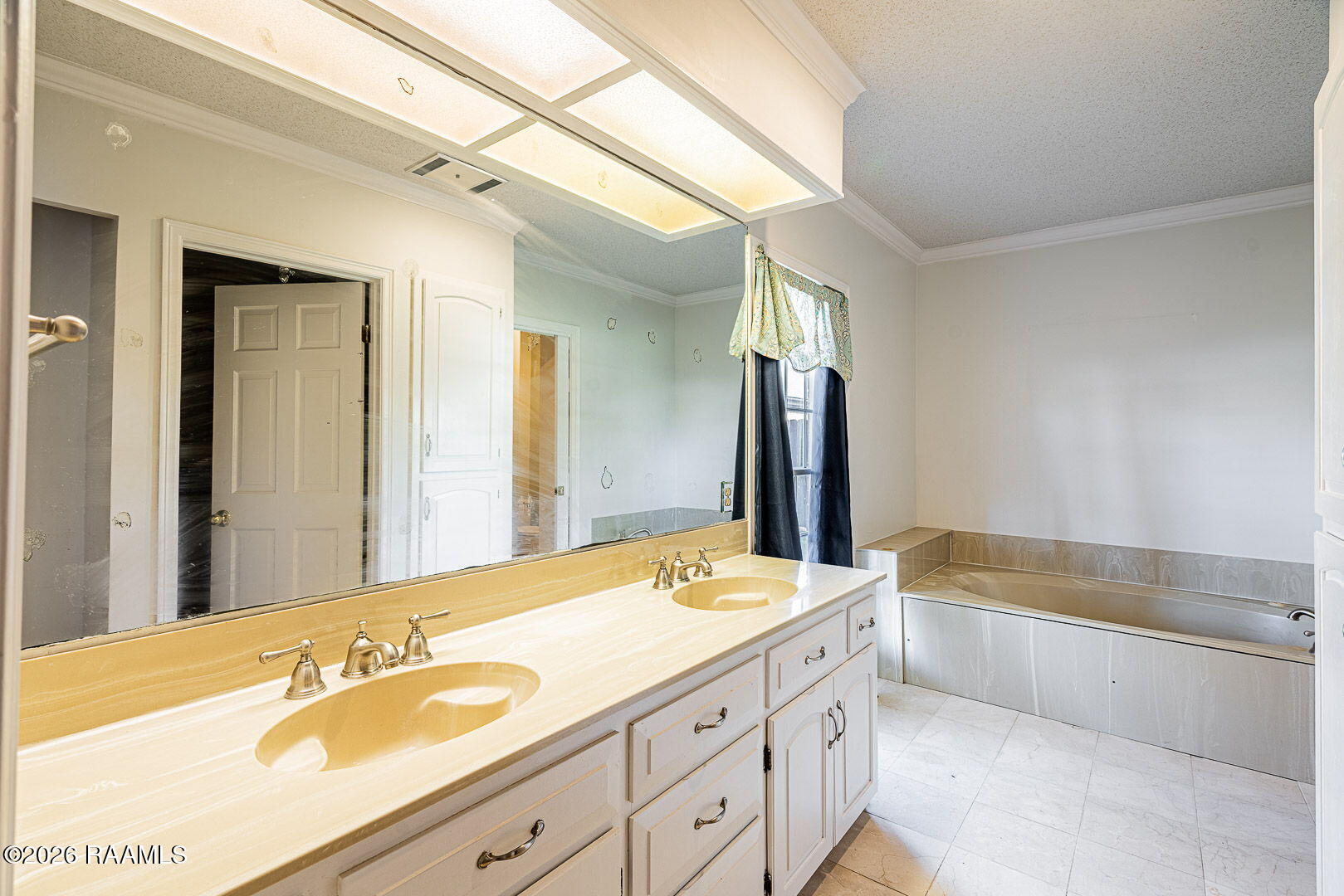 110 Rimwood Avenue Lafayette, LA 70501 - Photo 10 of 23 18-web-or-mls-SH_03267-HDR