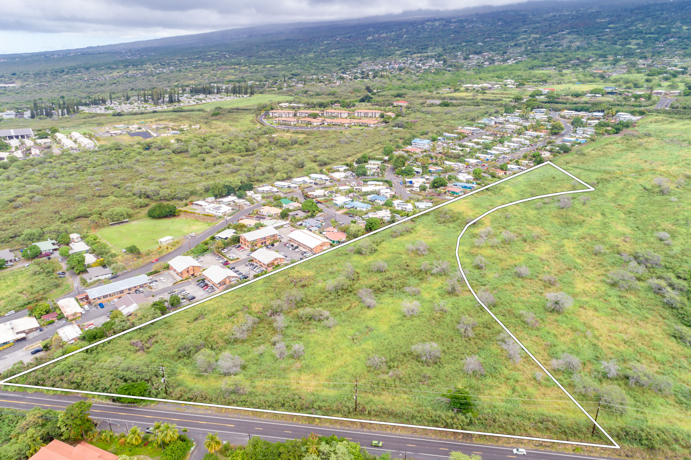 2 St Kuakini Kailua-kona Hi 96740 Kailua-Kona, HI 96740 - Photo 5 of 23 a view of an outdoor space and mountain view