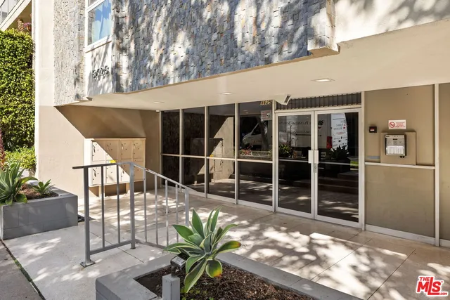 $499,995 | 5625 Windsor Way, Unit 211, Culver City, CA 90230