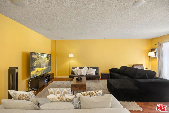 $499,995 | 5625 Windsor Way, Unit 211, Culver City, CA 90230