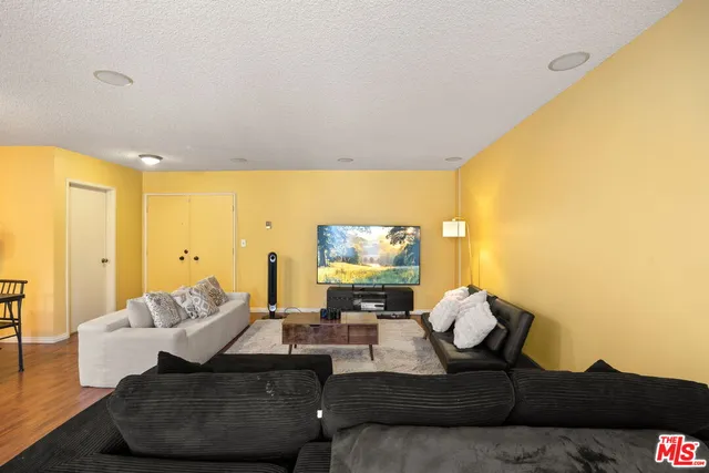 $499,995 | 5625 Windsor Way, Unit 211, Culver City, CA 90230