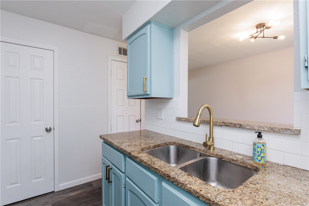 6702 Everhart Road, Unit R104 Corpus Christi, TX 78413 - Photo 11 of 33
