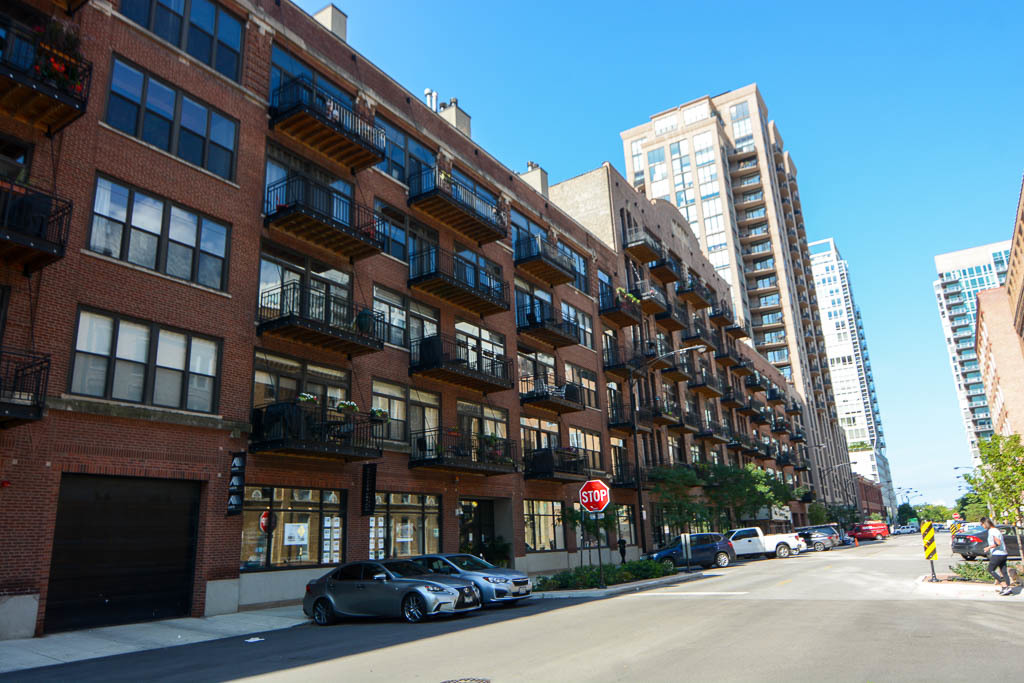 375 West Erie Street, Unit 321 Chicago, IL 60654 - Photo 1 of 19
