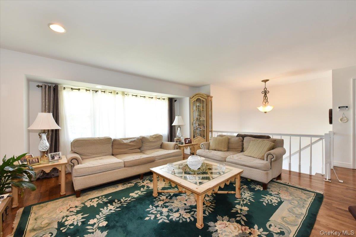 44 Peppermint Road Commack, NY 11725 - Photo 7 of 35