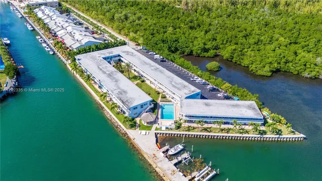 $260,000 | 2700 Northeast 135th Street, Unit 32, North Miami, FL 33181