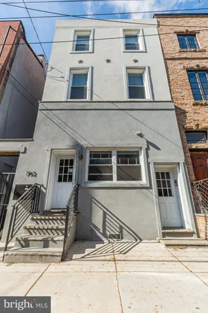 $1,100 | 752 South 9th Street, Unit 2R, Philadelphia, PA 19147
