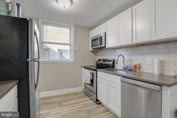 $1,100 | 752 South 9th Street, Unit 2R, Philadelphia, PA 19147