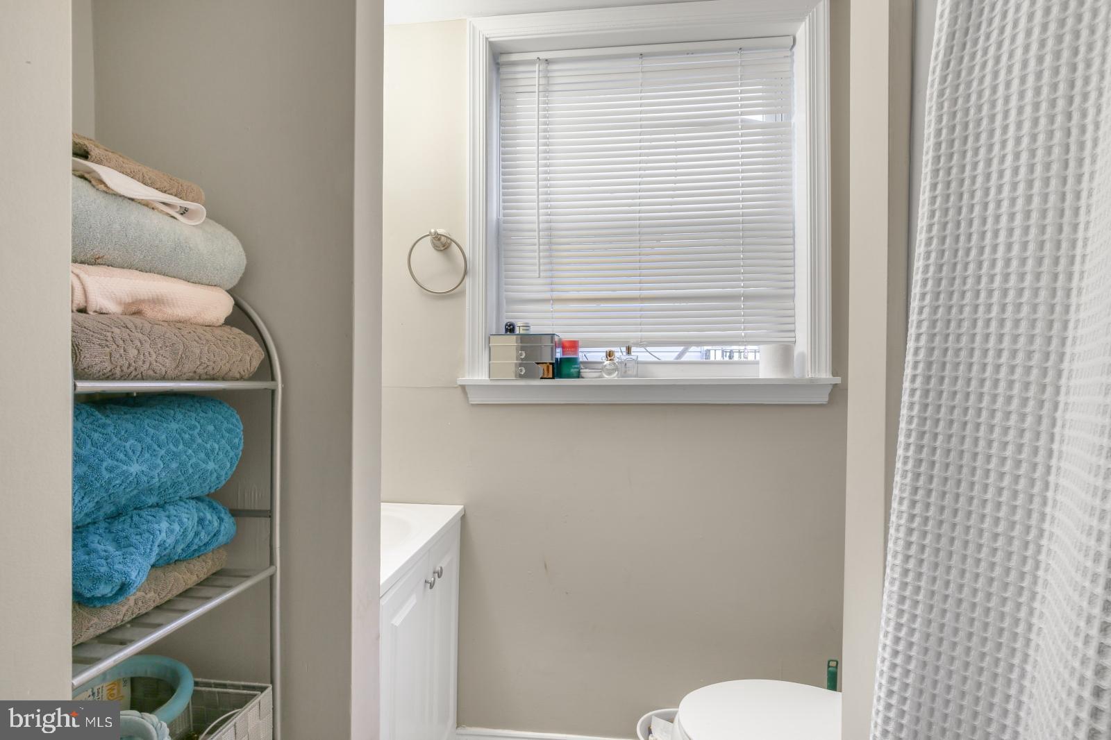 752 South 9th Street, Unit 2R Philadelphia, PA 19147 - Photo 8 of 12