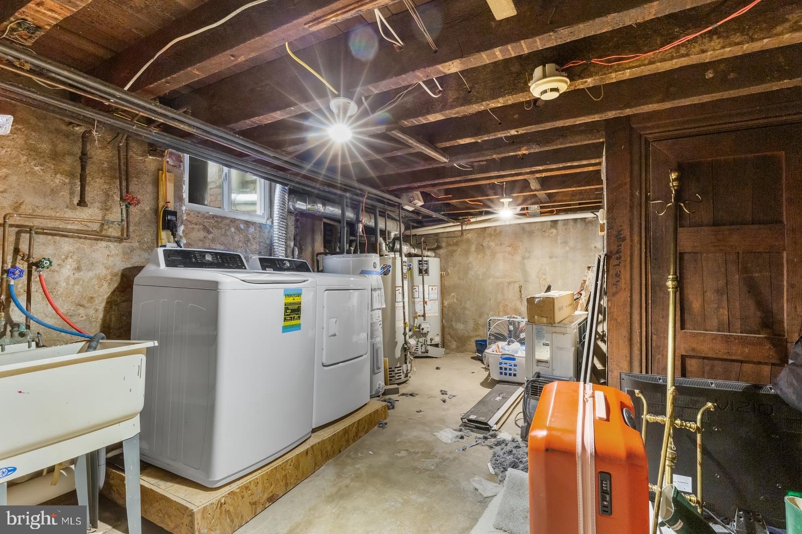 752 South 9th Street, Unit 2R Philadelphia, PA 19147 - Photo 9 of 12