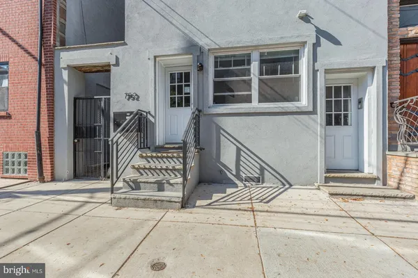 $1,100 | 752 South 9th Street, Unit 2R, Philadelphia, PA 19147